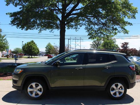 Used 2020 Jeep Compass Latitude w/ Popular Equipment Group AWD/4WD image 6