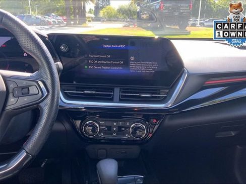 Used 2024 Chevrolet Trax RS w/ Sunroof Package FWD image 5