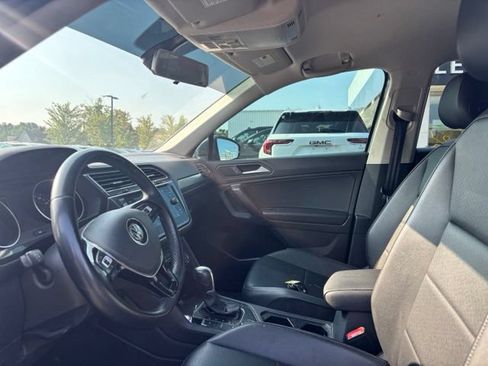 Used 2019 Volkswagen Tiguan SE w/ 3rd Row Seat Package AWD/4WD image 9
