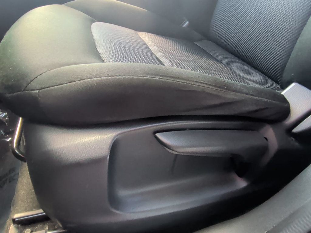 Used 2020 MAZDA CX-5 Sport FWD image 12