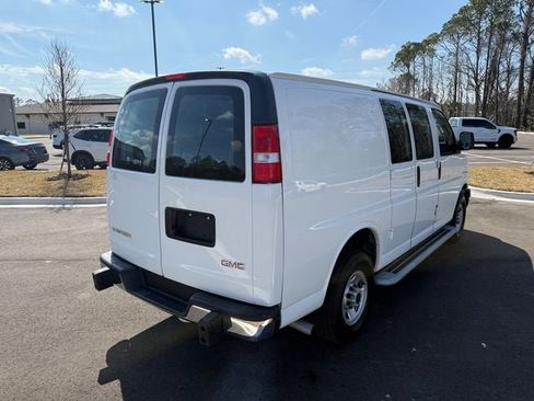 Used 2023 GMC Savana 2500 w/ Driver Convenience Package image 9