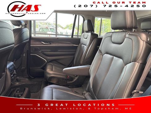 Used 2023 Jeep Grand Cherokee L Limited w/ Luxury Tech Group II AWD/4WD image 13