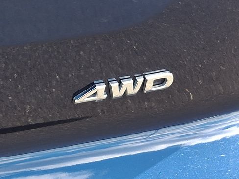 Used 2025 Nissan Pathfinder SV AWD/4WD image 33