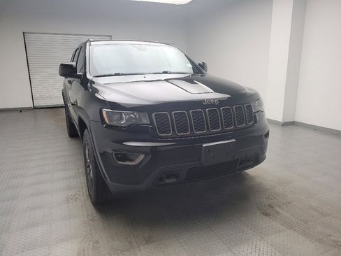 Used 2017 Jeep Grand Cherokee Laredo AWD/4WD image 14