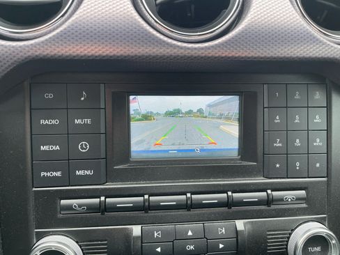 Used 2017 Ford Mustang Coupe RWD image 12