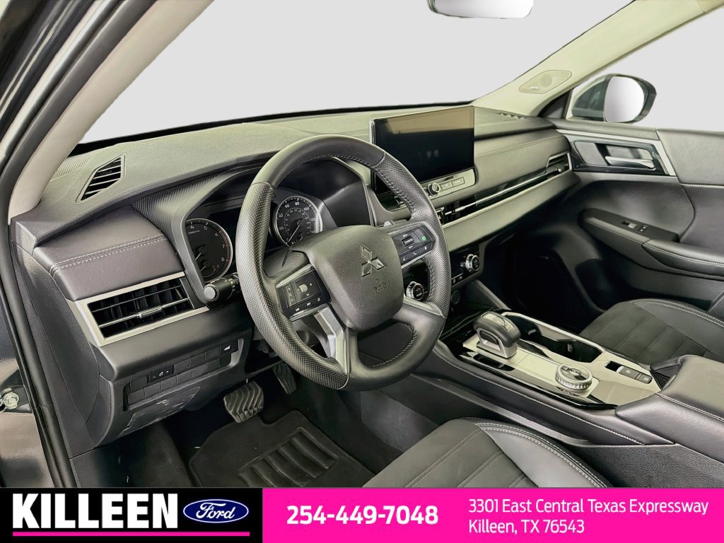 Used 2025 Mitsubishi Outlander SE FWD image 10