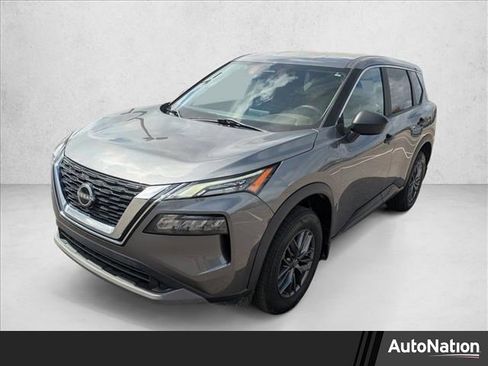 Used 2023 Nissan Rogue S image 1