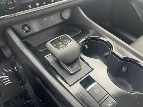 Used 2025 Nissan Rogue SV image 43