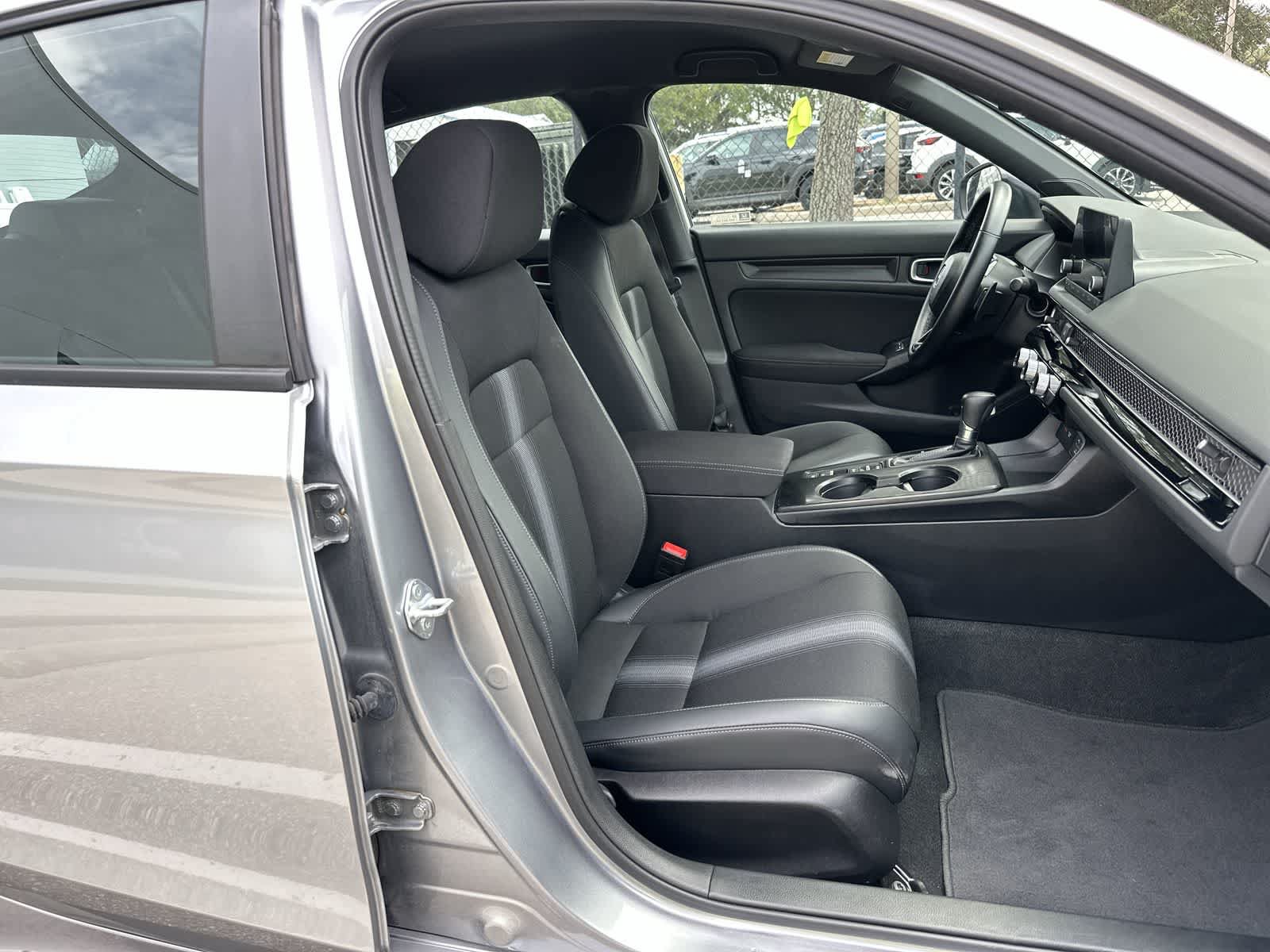Used 2023 Honda Civic Sport image 9