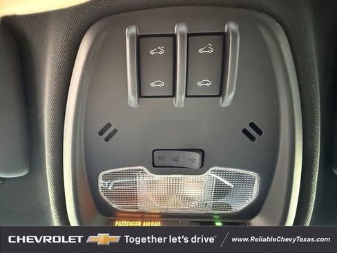 Certified 2024 Chevrolet Trax RS w/ Sunroof Package image 32