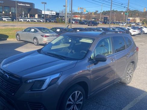 Used 2022 Subaru Forester Limited image 1