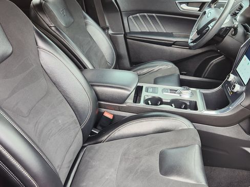 Used 2021 Ford Edge ST image 15