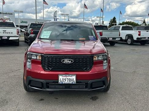 Certified 2025 Ford Maverick XLT w/ Black Appearance Package image 9