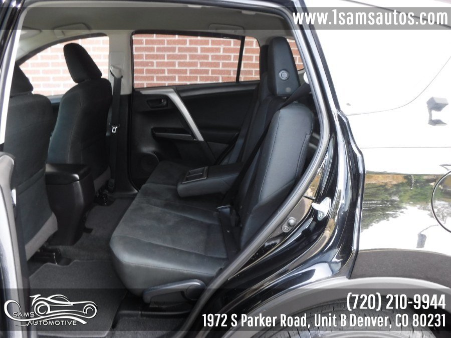 Used 2018 Toyota RAV4 LE w/ Carpet Mat Package AWD/4WD image 20