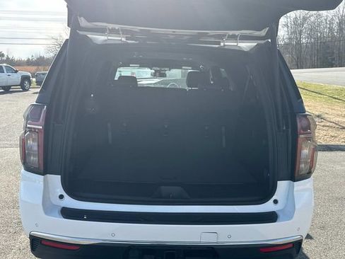 Used 2024 Chevrolet Suburban LT image 13