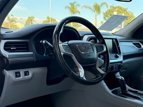 Used 2019 GMC Acadia SLT image 11