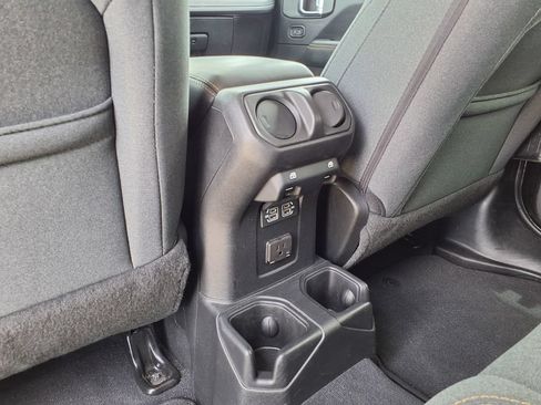 Used 2025 Jeep Wrangler Unlimited Sahara AWD/4WD image 18