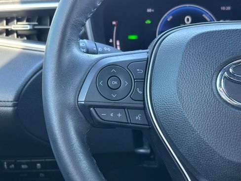 Used 2023 Toyota Corolla Cross XSE image 17