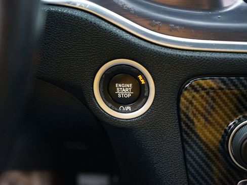 Used 2018 Dodge Charger R/T w/ Blacktop Package image 21