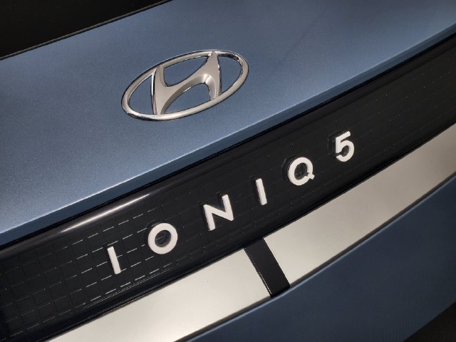 Certified 2024 Hyundai Ioniq 5 SEL AWD/4WD image 9