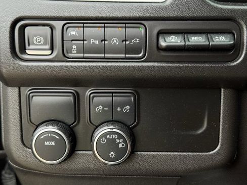 Used 2021 Chevrolet Tahoe Premier RWD image 24