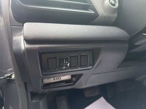 Used 2020 Subaru Outback Premium image 16