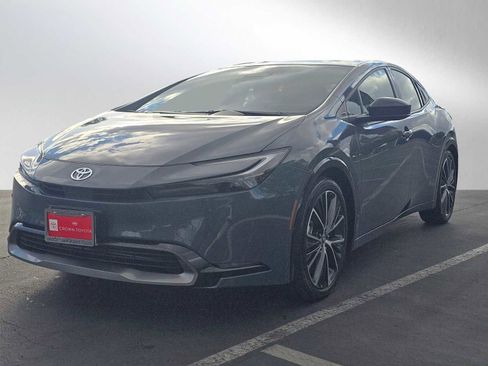Used 2025 Toyota Prius XLE image 7
