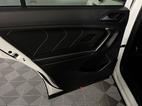 Used 2024 Volkswagen Tiguan SE image 26