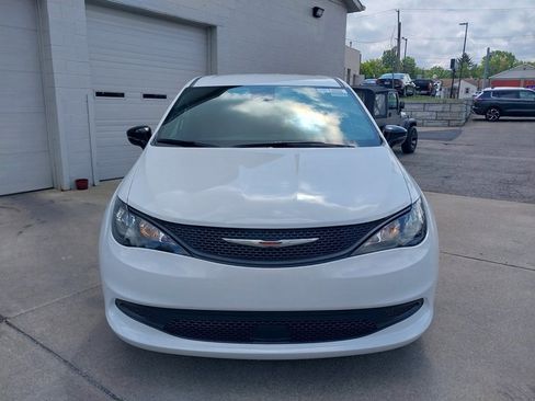 New 2026 Chrysler Voyager LX image 2