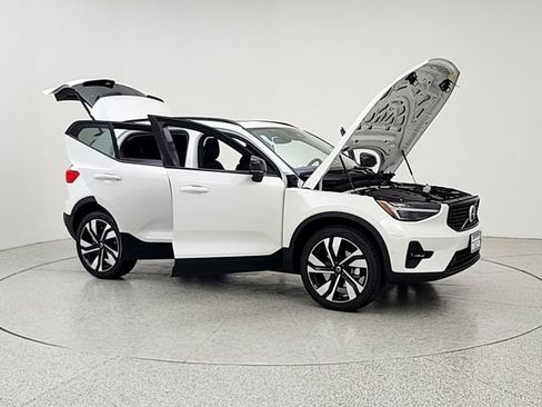 New 2026 Volvo XC40 B5 Ultra w/ Protection Package Premier AWD/4WD image 10