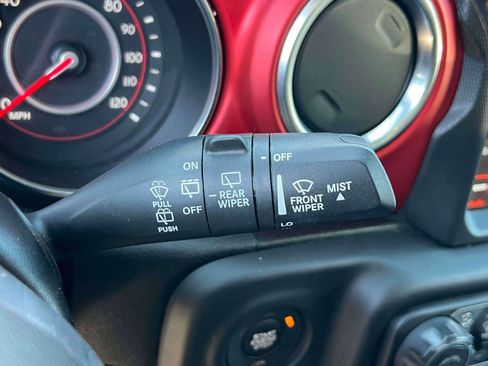 Used 2021 Jeep Wrangler Unlimited Rubicon AWD/4WD image 14