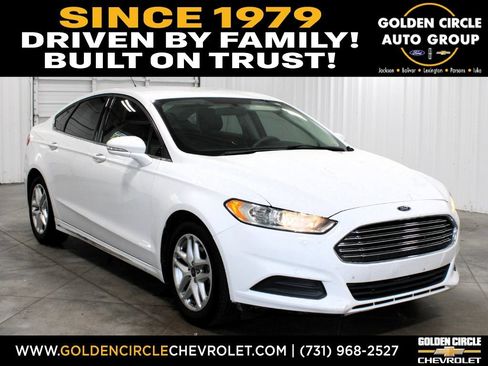 Used 2015 Ford Fusion SE FWD image 1