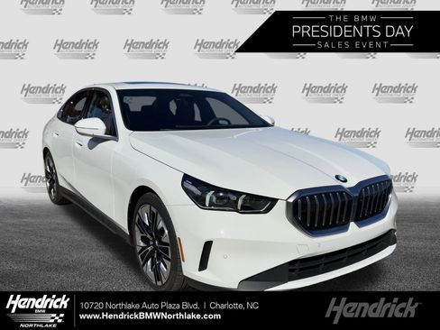 Certified 2025 BMW 530i xDrive w/ Premium Package image 1