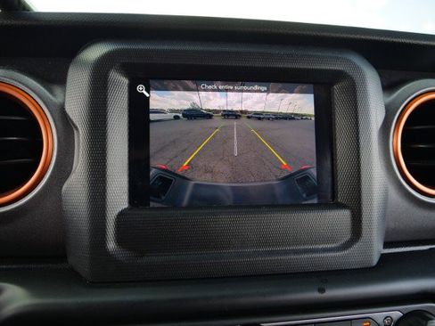 Used 2020 Jeep Gladiator Mojave w/ Trailer Tow Package image 29