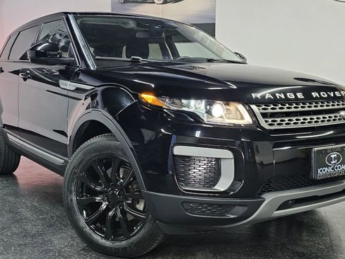 Used 2017 Land Rover Range Rover Evoque SE image 2