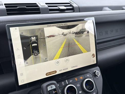 New 2026 Land Rover Defender 110 X-Dynamic SE image 27