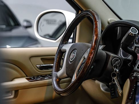 Used 2012 Cadillac Escalade Premium AWD/4WD image 19