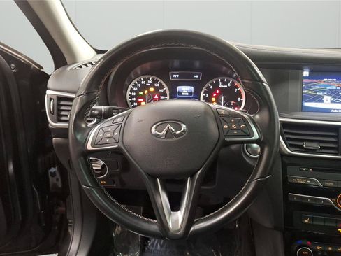Used 2018 INFINITI QX30 AWD w/ Cargo Package image 22