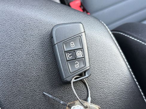 Used 2025 Volkswagen Jetta SE image 21