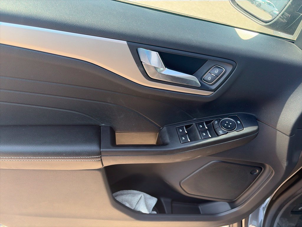 Used 2021 Ford Escape SEL FWD image 17
