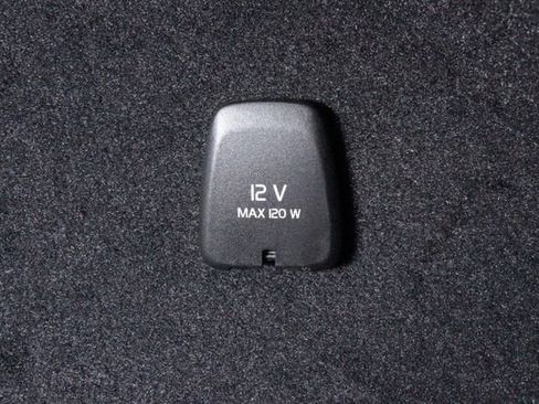 Certified 2025 Volvo XC90 B5 Plus image 37