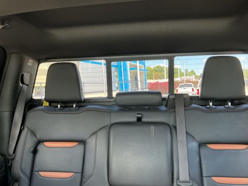 Used 2023 GMC Sierra 1500 AT4 w/ AT4 Premium Package AWD/4WD image 11