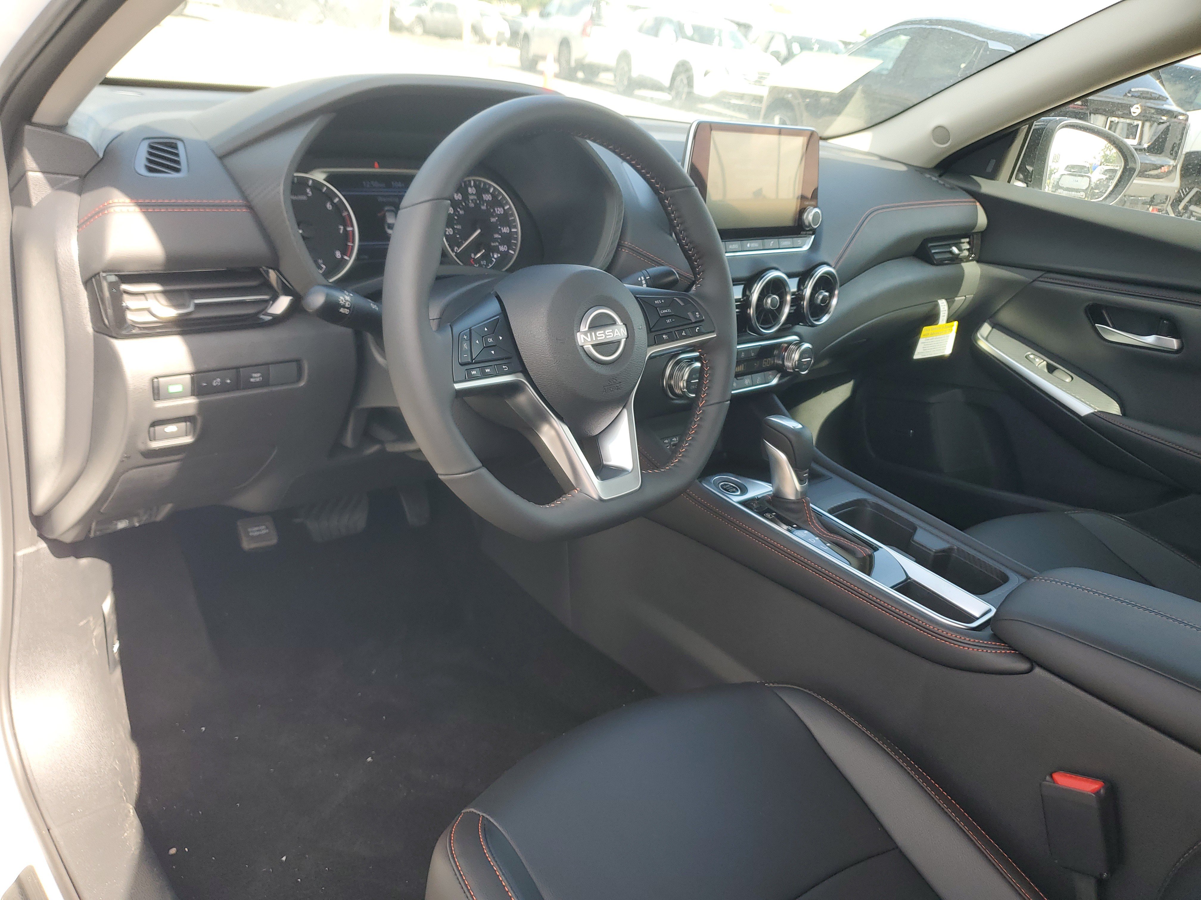 Used 2025 Nissan Sentra SR w/ SR Premium Package FWD image 7