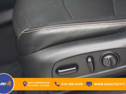 Used 2020 GMC Terrain SLT image 17