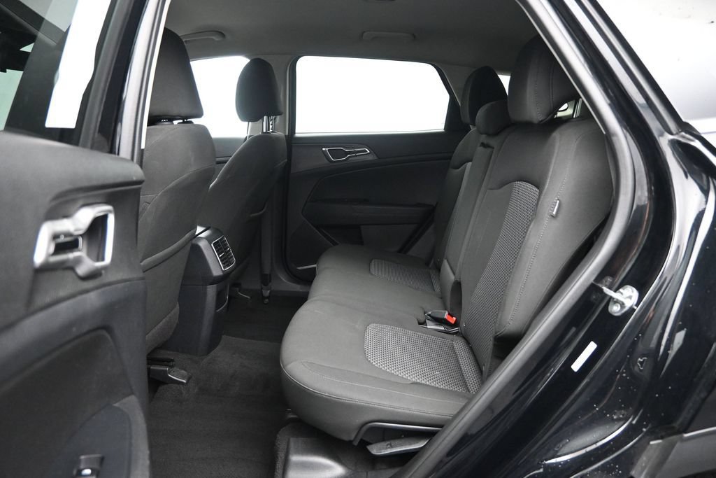 Used 2025 Kia Sportage LX AWD/4WD image 21