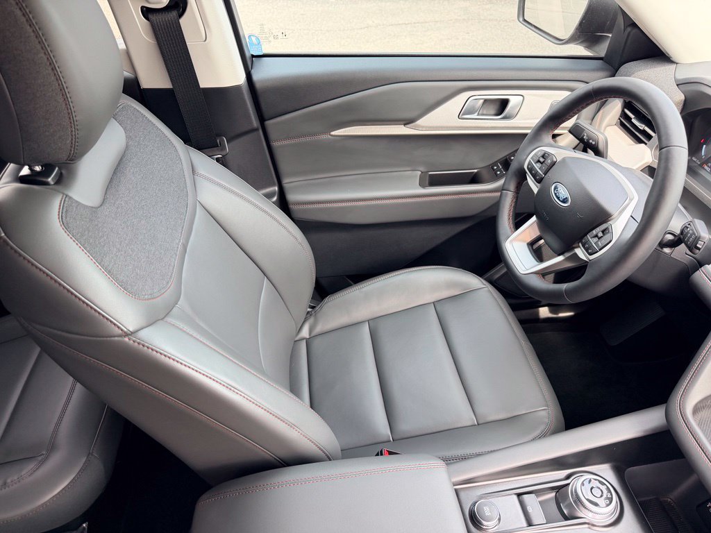 New 2026 Ford Explorer Active w/ Active Comfort Package AWD/4WD image 9