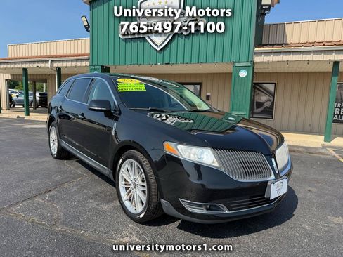 Used 2014 Lincoln MKT AWD image 1