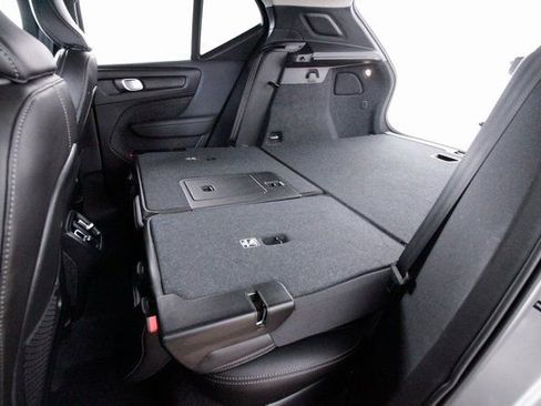 Certified 2025 Volvo XC40 B5 Core image 29