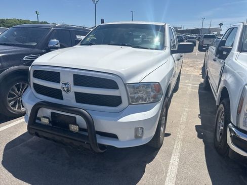 Used 2016 RAM 1500 Classic SLT image 5