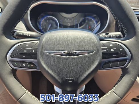 Used 2022 Chrysler Voyager LX FWD image 26